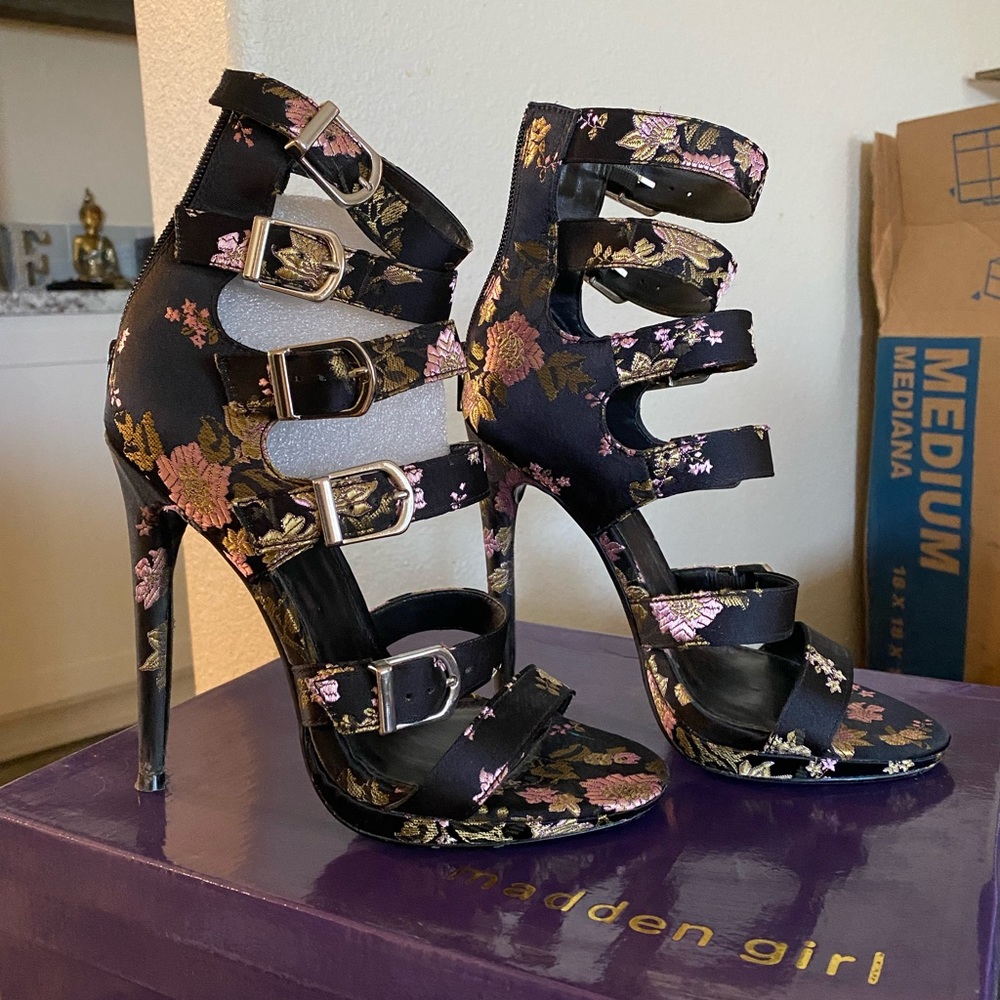 Steve Madden Fabric 4” heels size 6.5